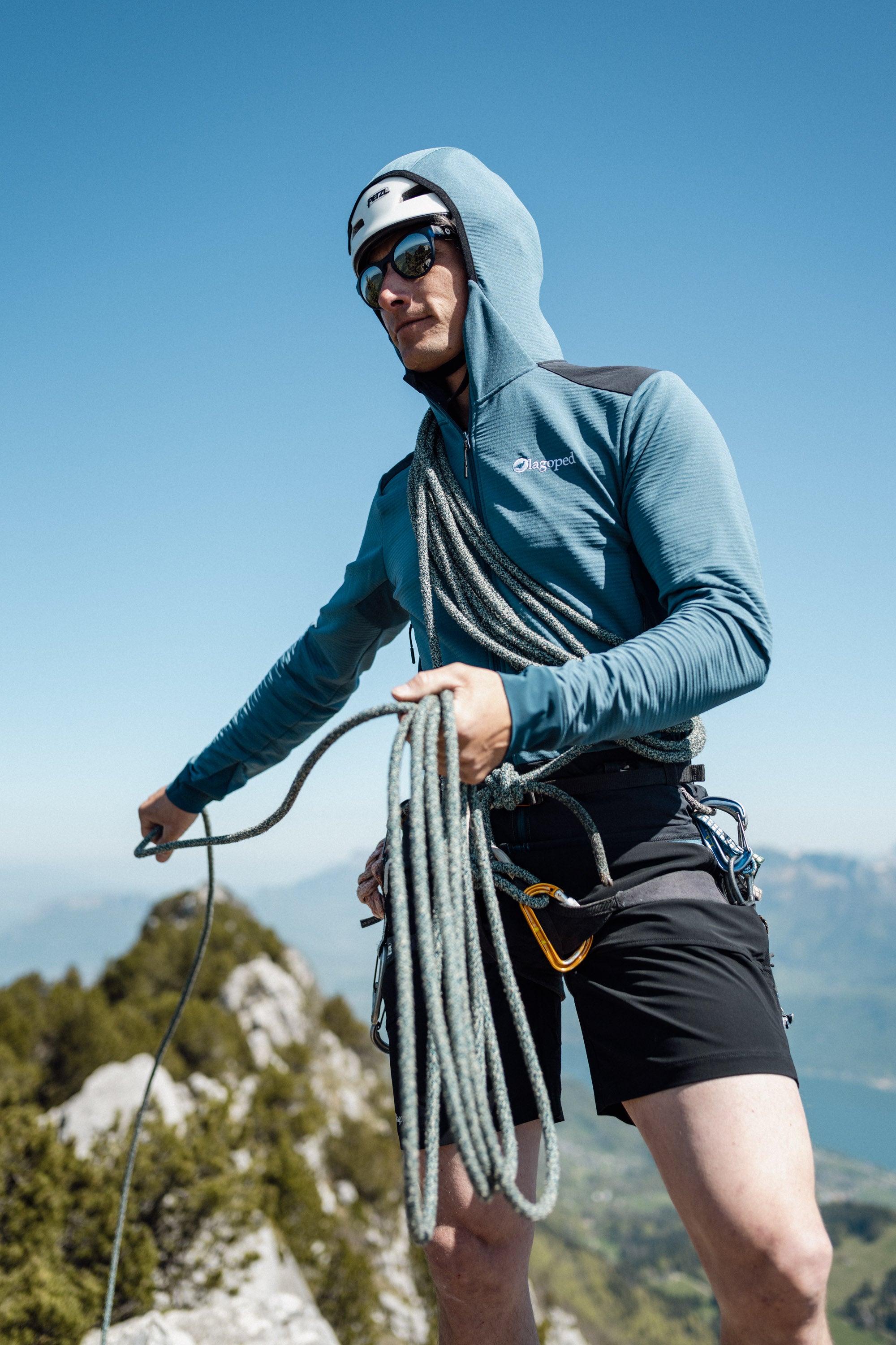 Short de randonnée homme Ptarmigan2 Lagoped porté en montagne, vue de face