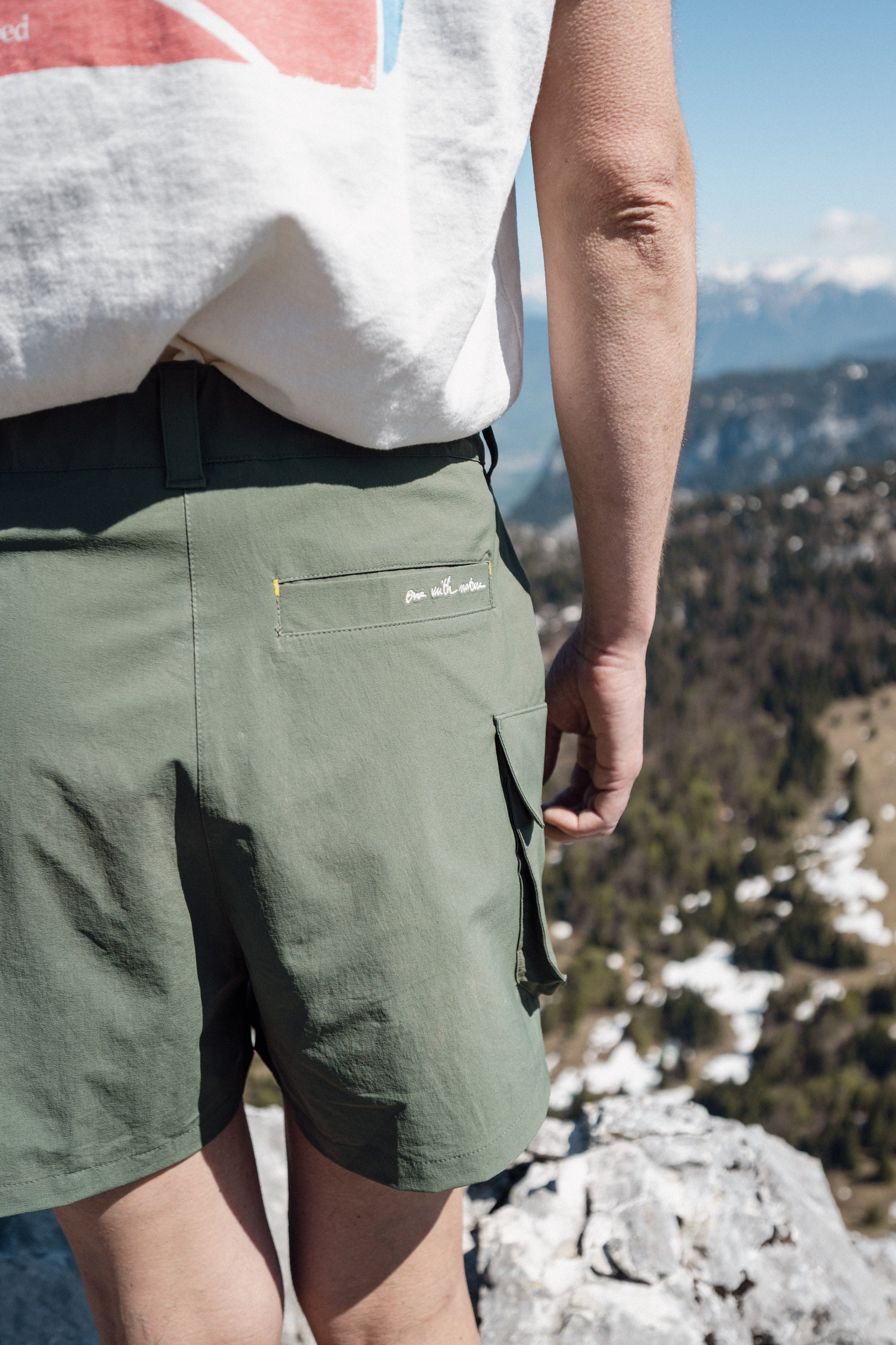 Short Nyeles Lagoped pour femme, vue de détail en montagne